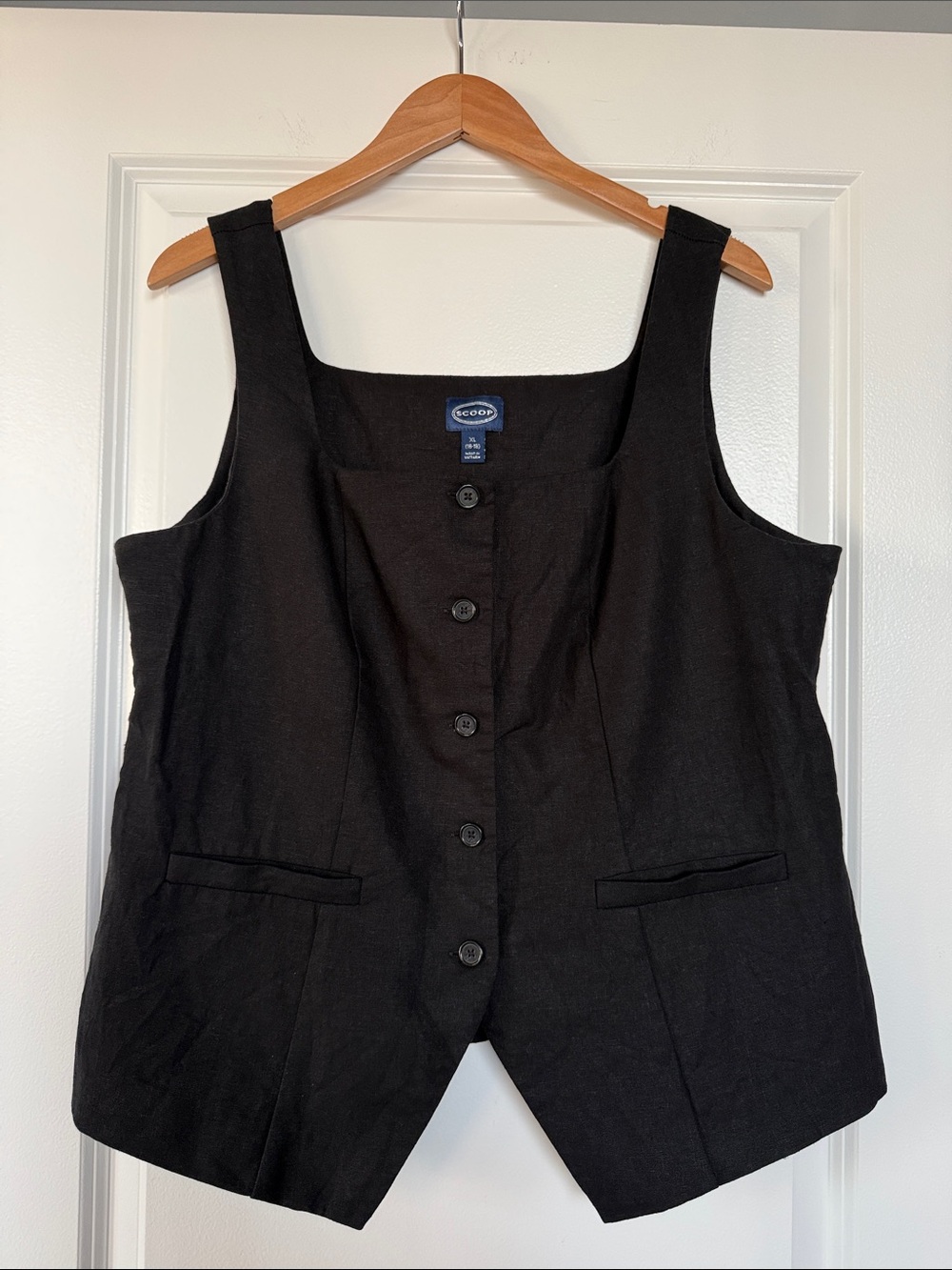 Black Button-Front Linen tank top